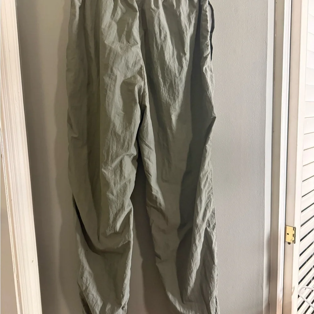 Wilo Gray Sweatpants with Elastic Waistband and Ruched Legs